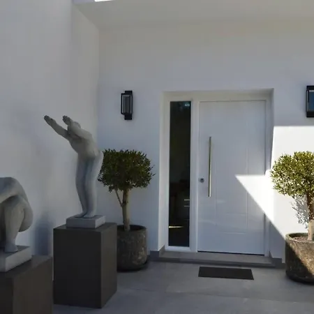 New 4 Bed Designer Villa With Pool Sotogrande