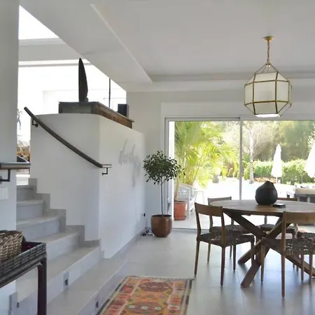 New 4 Bed Designer Villa With Pool *